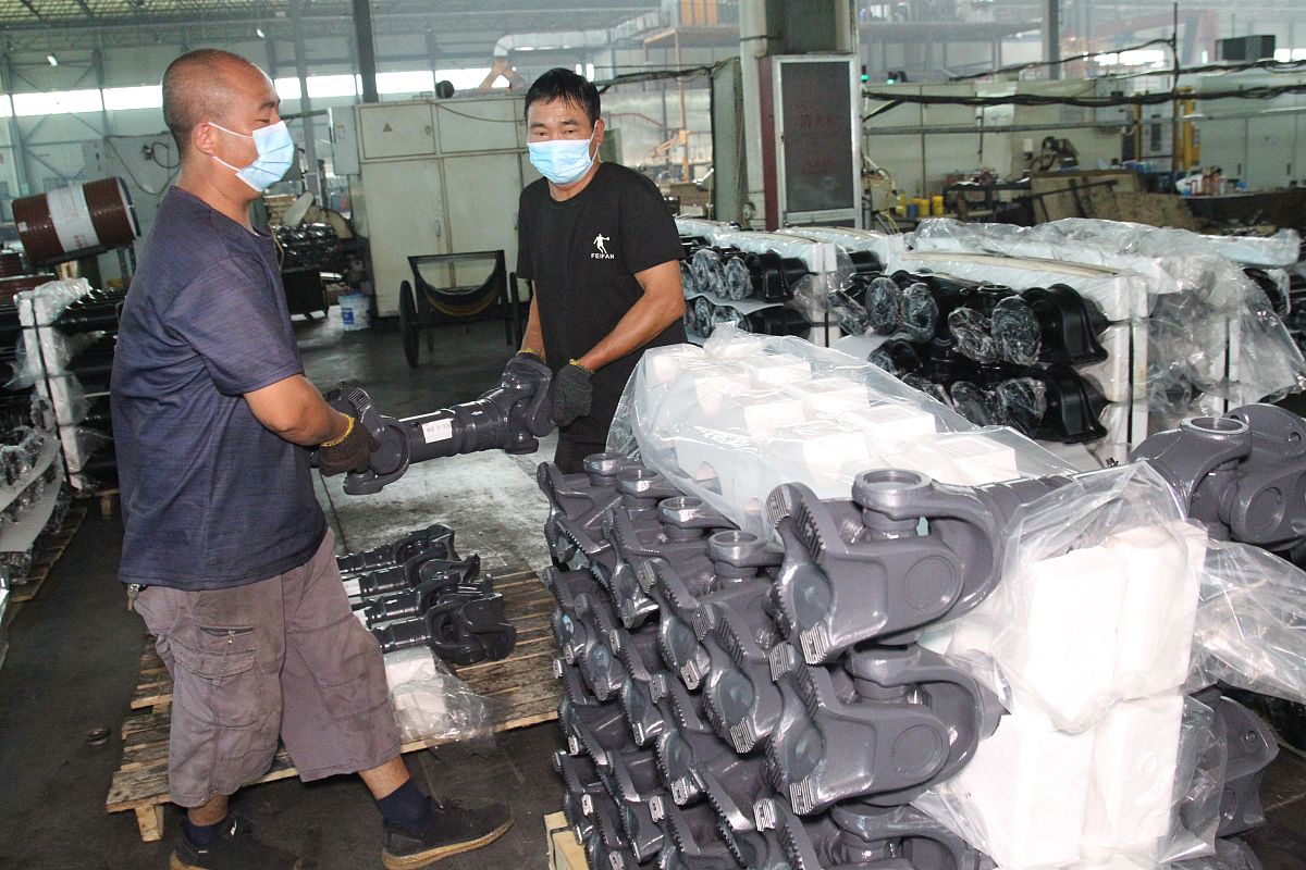 此外某些特殊产品需要进行特殊工序例如硅钢板需要进行脱碳退火、涂膜、高温退火、拉伸矫直和回火等。