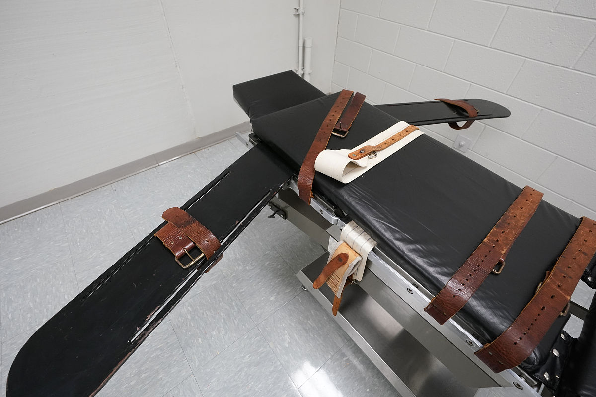 为何说废除死刑是文明的进步？那不是更多的权力包庇、官官相护、花样减刑、保外就医等等等各种的权力滥用吗