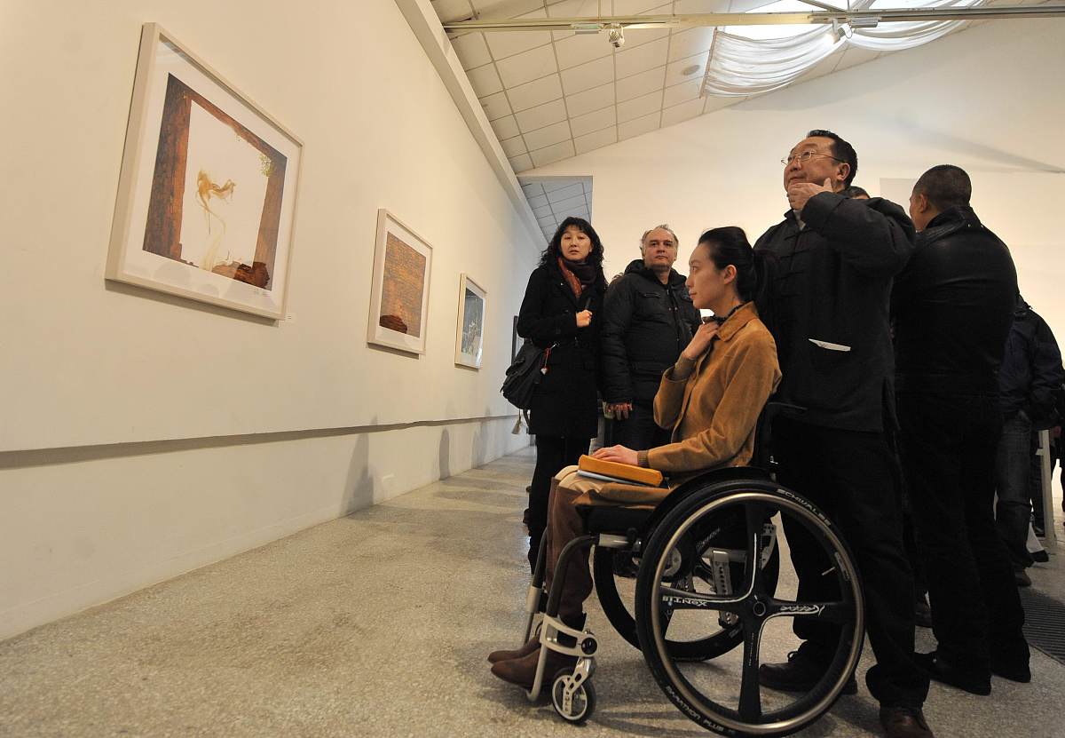 2012年3月10日,北京,郝蕾《如是》摄影展在北京798艺术中心开幕.刘岩+