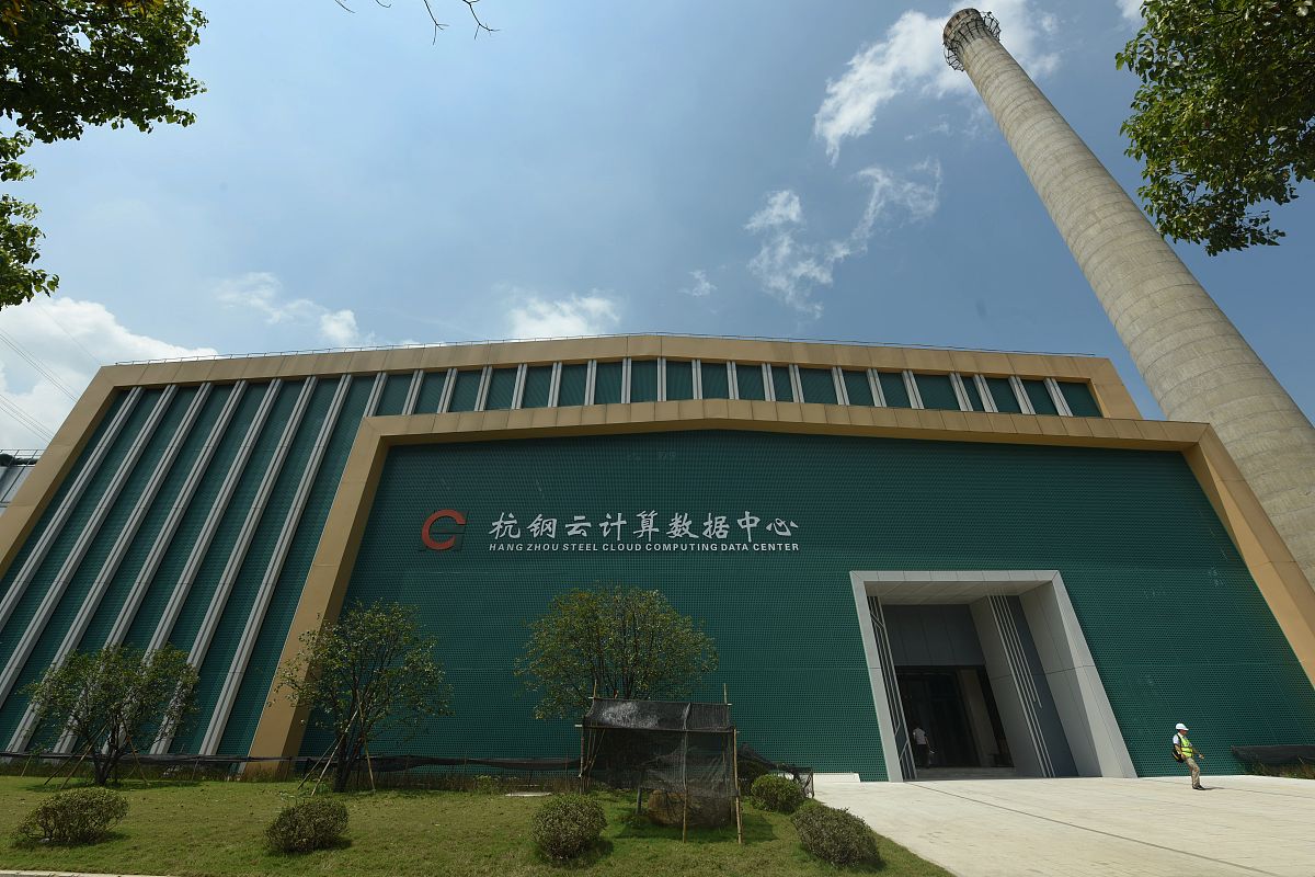 自然生态研究所在 胜利粮油食品展销中心订购了112箱饮料 作为自然生态研究所员工防暑降温的福利 我是胜利粮油食品展销中心的员工根据以上信息发个朋友圈 文案 喜报