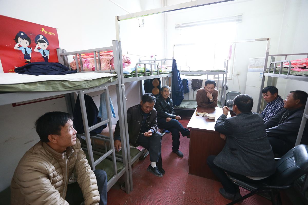 您好您好有什么我可以帮助您的吗？您的提问过于频繁了请歇一会吧帮我个半年工作总结