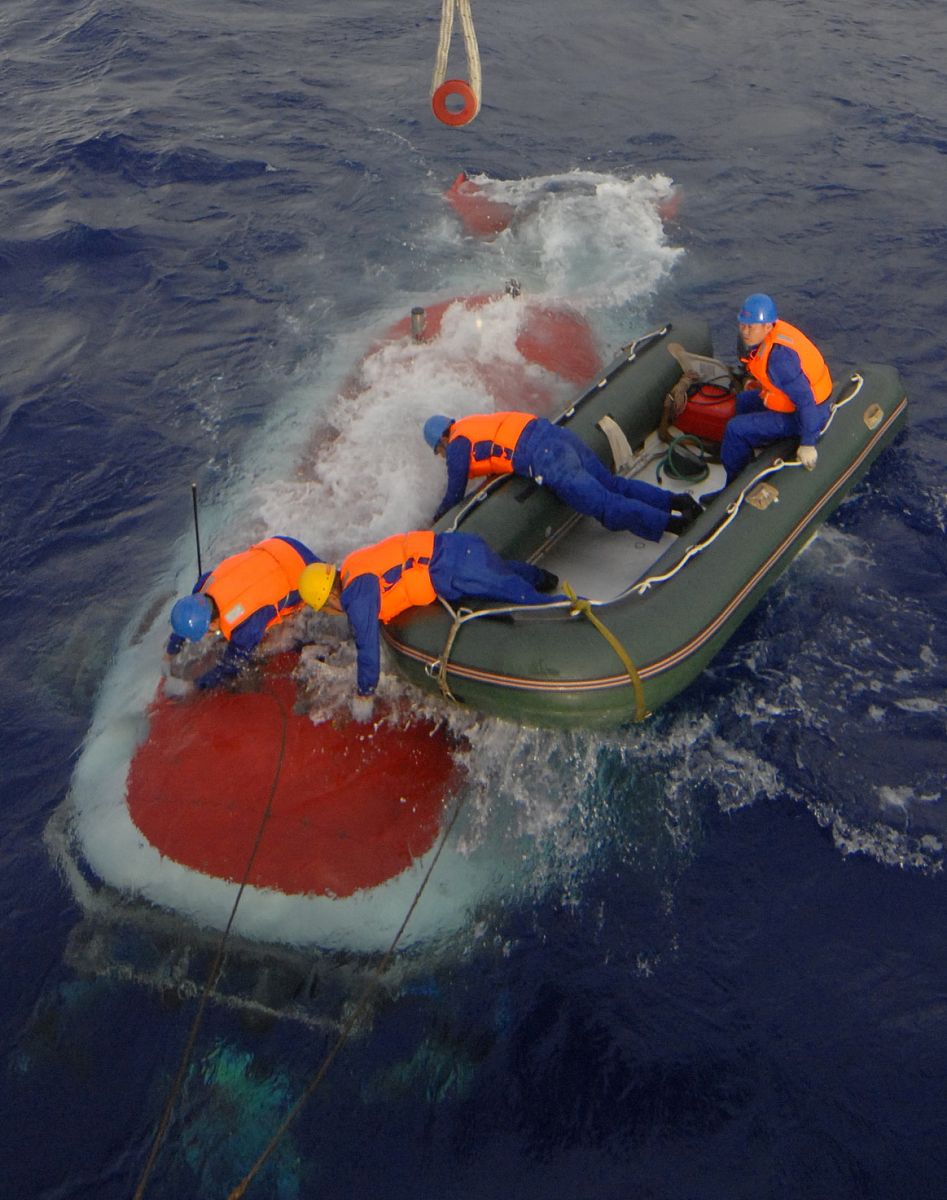 水上与水下无人航行器导航定位差异及解决方案 - 详细分析