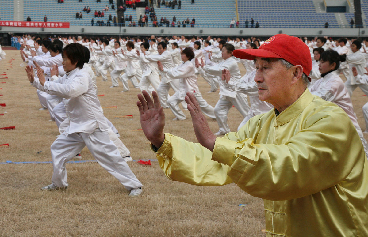 写一个武术节目的主持串词