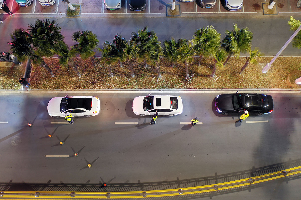 OpenCV 实时识别赛道边缘线并计算黑色赛道中点