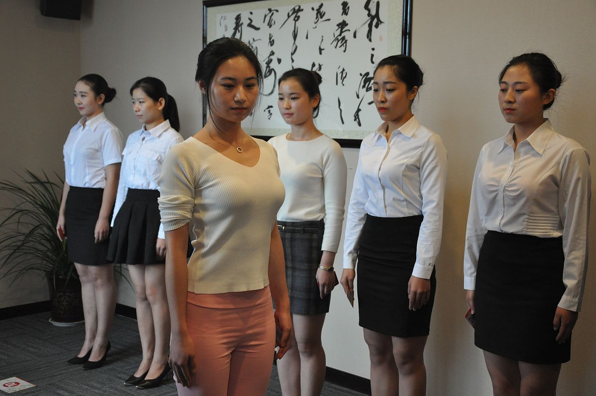 北京市外事学校公关礼仪专业介绍 - 培养未来职场精英