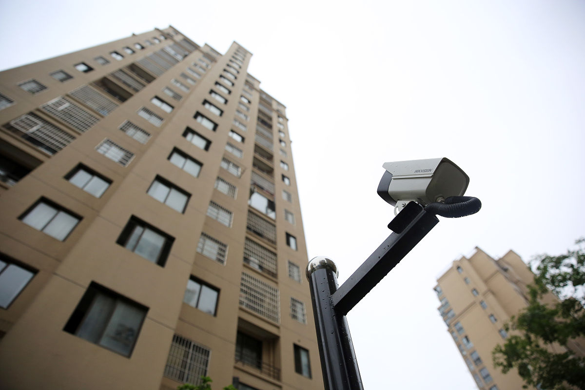 我买了期房开放商正在盖房子我们可以要求开放商在工地装摄像头来实时监督建造质量吗