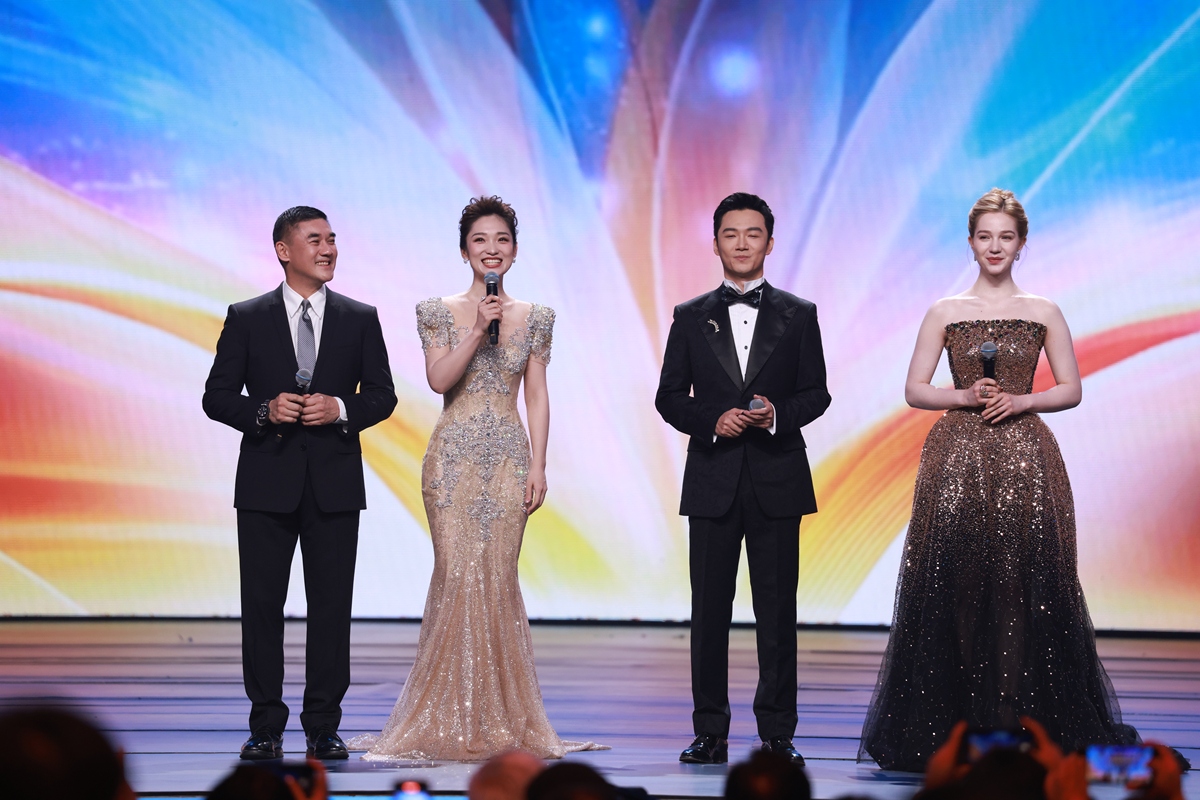 请在中国知网检索文献并以《电视节目跨界主持现象研究——以春晚为例》为题 详细回答11选题背景、目的 请在中国知网检索文献并以《电视节目跨界主持现象研究——以春晚为例》为题 详细回答11选题背景、目的