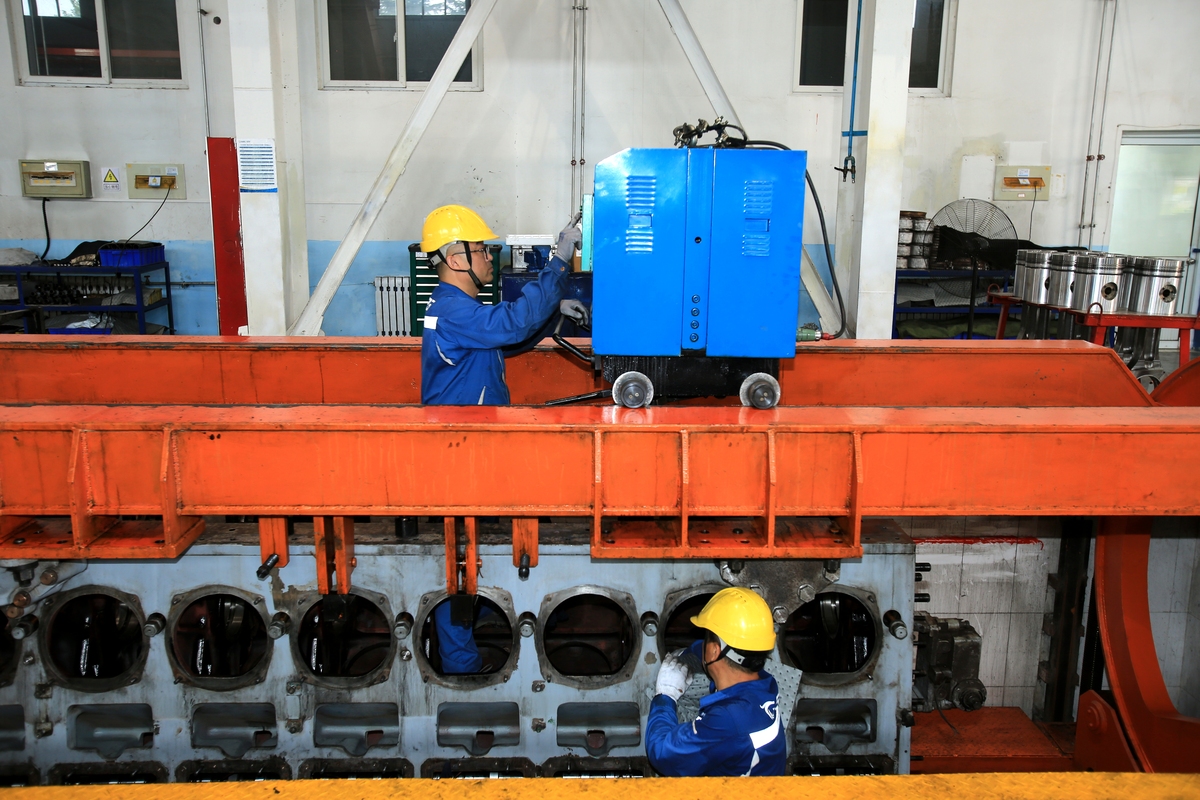 中国高速动车组使用半永久密接式车钩吗？