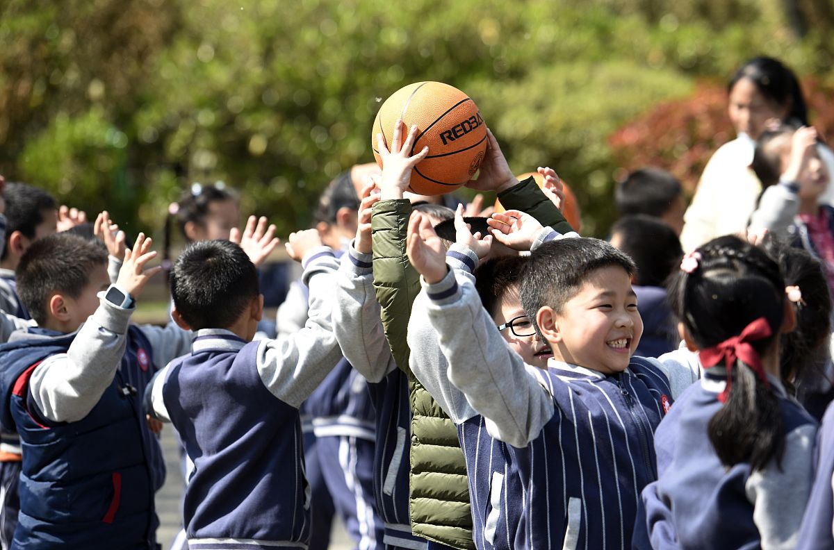 时间：5天地点：峨眉山对象：中小学生书写一份研学夏令营的活动策划方案要求：有趣、可行性高、每一天的研学活动都需要有主题