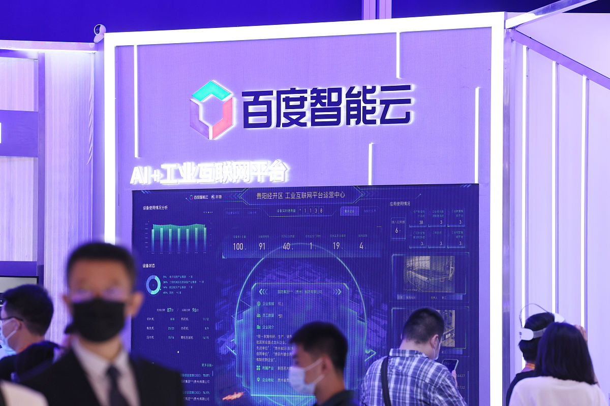 你好您好！有什么我可以帮助您的吗？你为什么突然不能用了抱歉我不知道您在指什么。可以请您提供更多细节或问题的上下文吗？这样我才能更好地回答您的问题。你是哪个版本