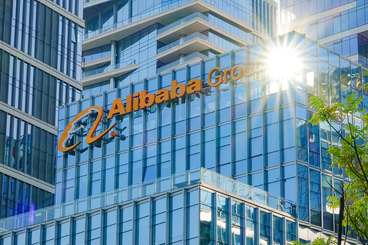 区位理论结合实际案例写一篇2000字论文