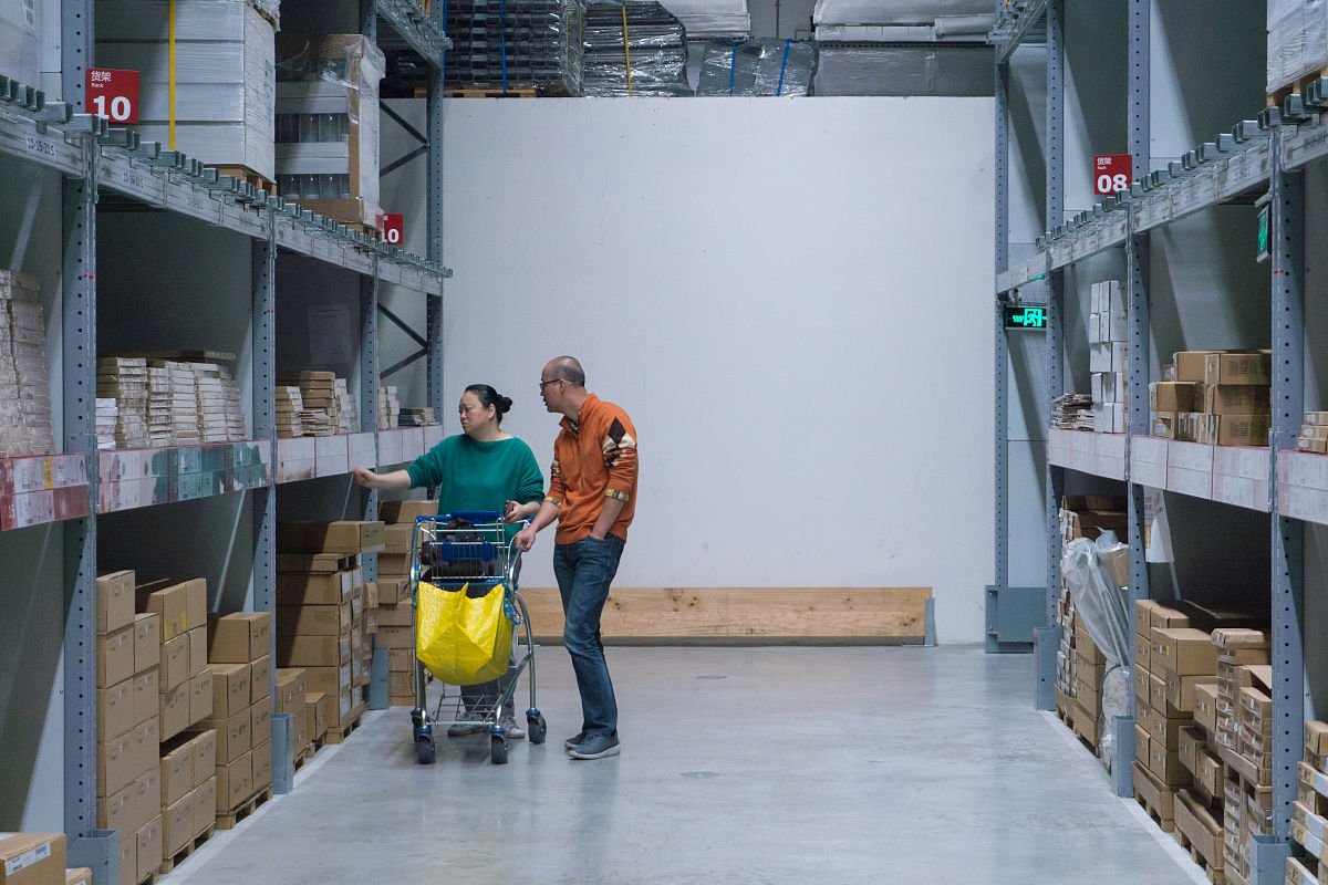 Write a 15-word paragraph about Prefab Warehouse Promotion live broadcast