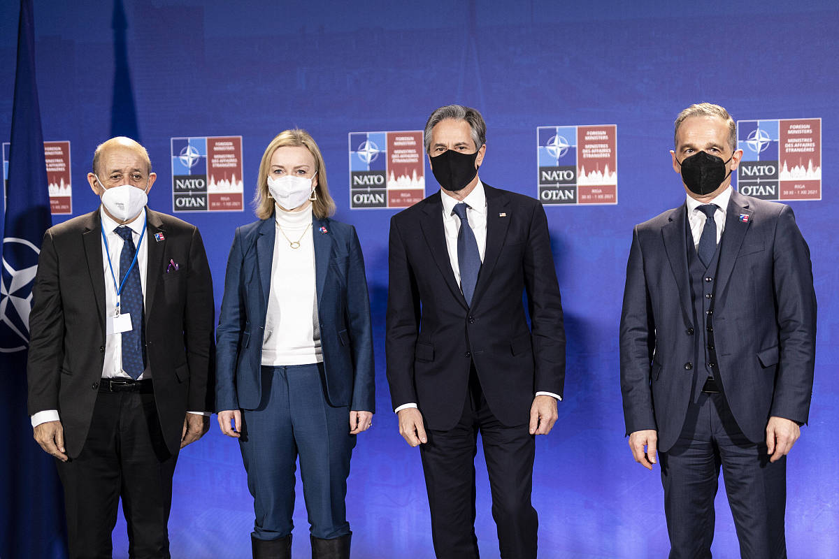 优秀站务员申报表 - [姓名]