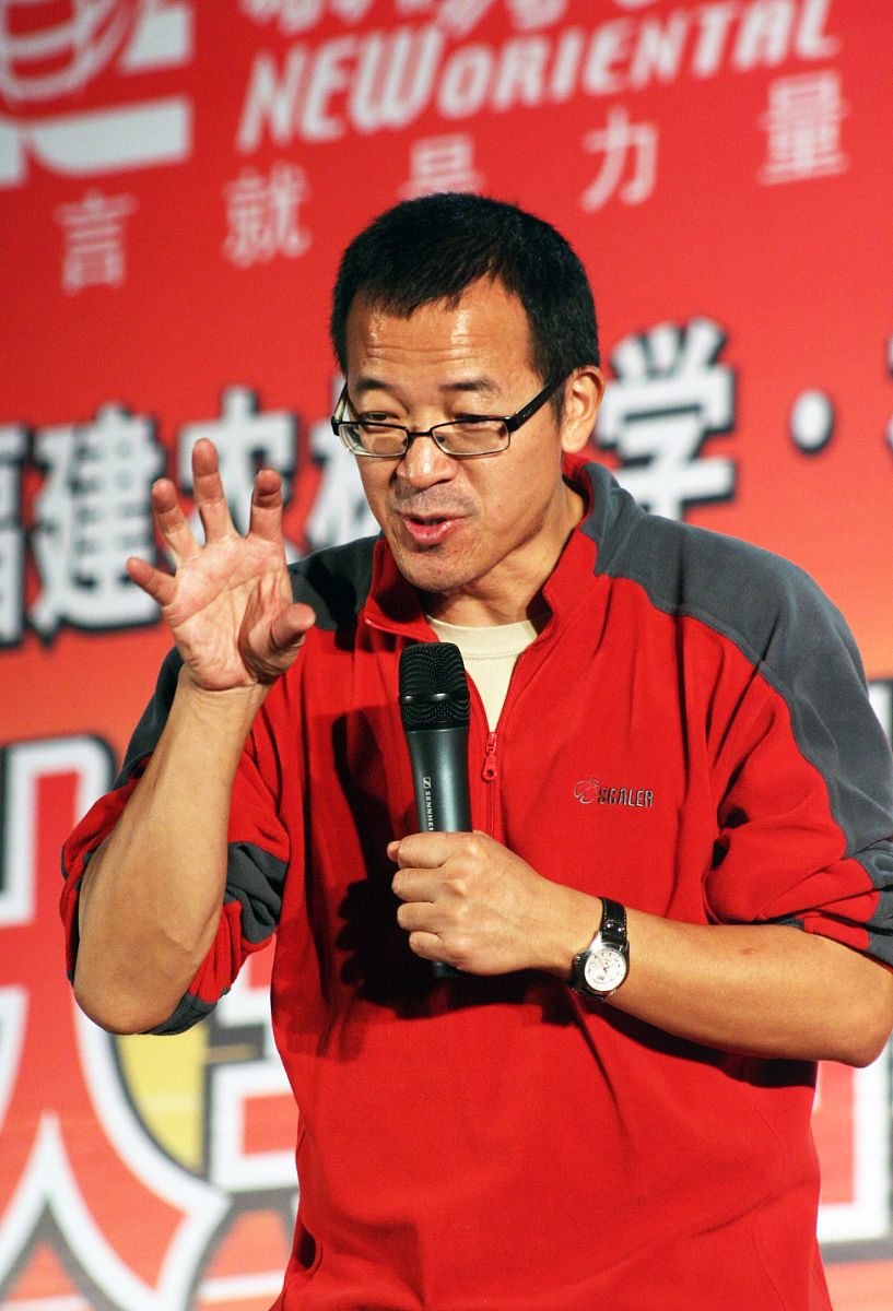 毕业典礼演讲稿 1000字 高一经历了的军训是我最难忘的 职业中学校园生活 作为学生代表