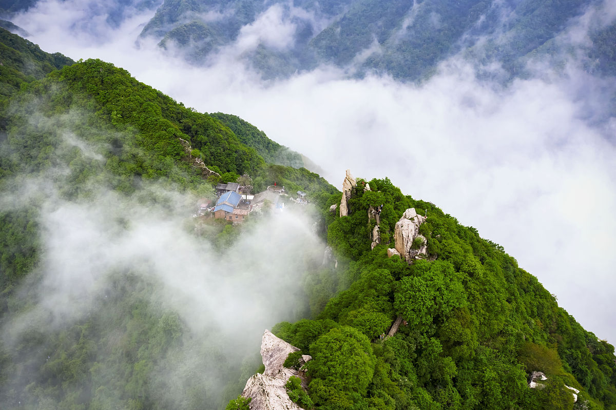 2021年5月3日,西安长安区,雨中秦岭青山.(如若下载使用,请务必署名:曾