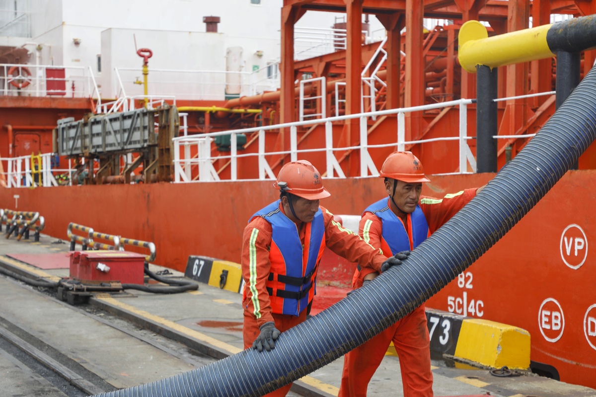 港口机械运行与维护知识：从操作到管理