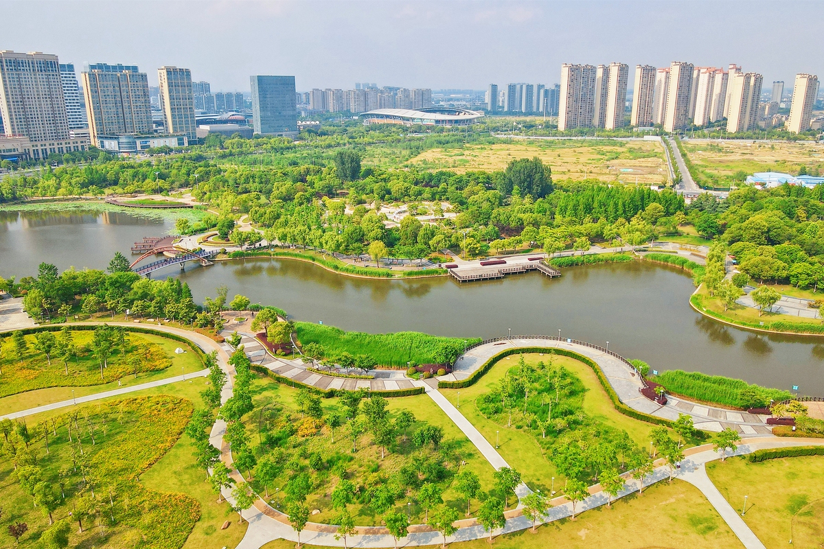 翻译一下： 人来鸟不惊——城市双修背景下的 乌龙江湿地公园科教文化景观设计