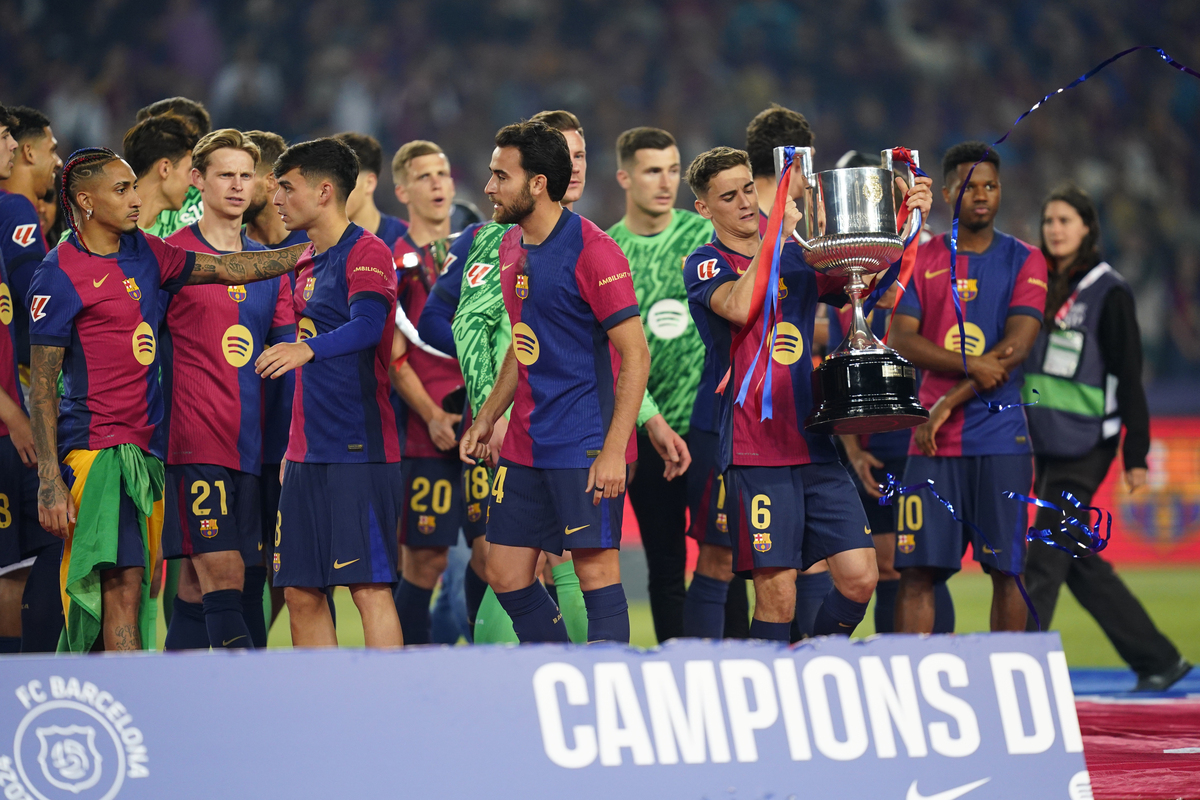 梅西 - 足球传奇人物简介