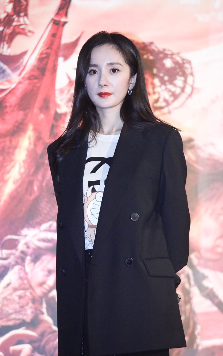 2021年2月25日,上海,杨幂现身《刺杀小说家》路演.杨幂