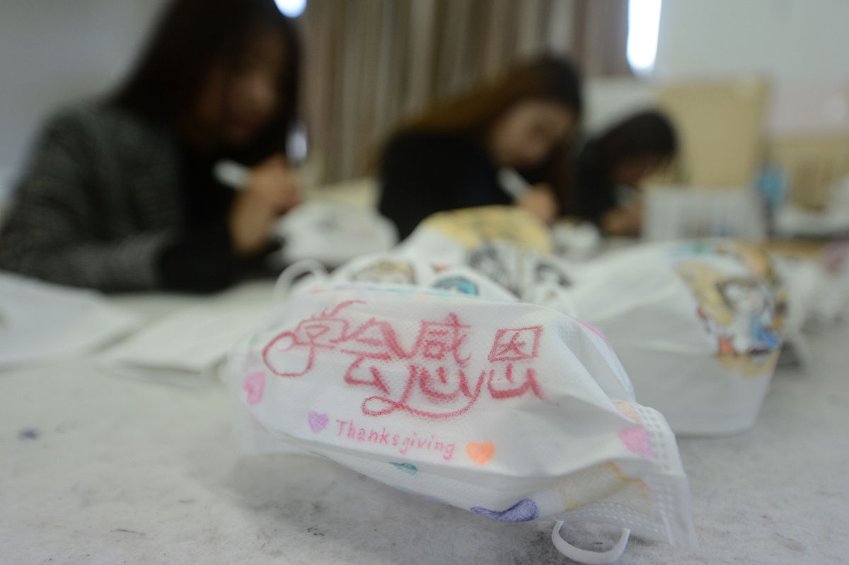 感恩父母的无私奉献：他们用爱和行动塑造了我们