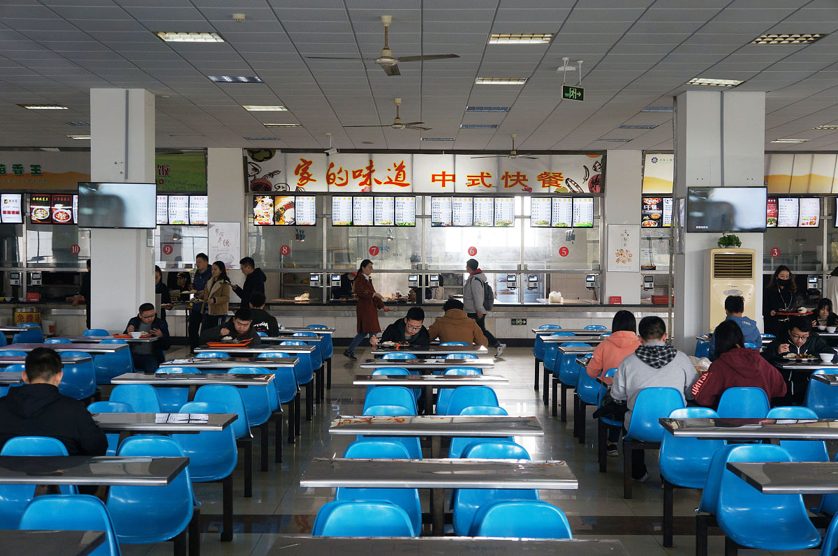 修水县职业中专宿舍食堂环境条件