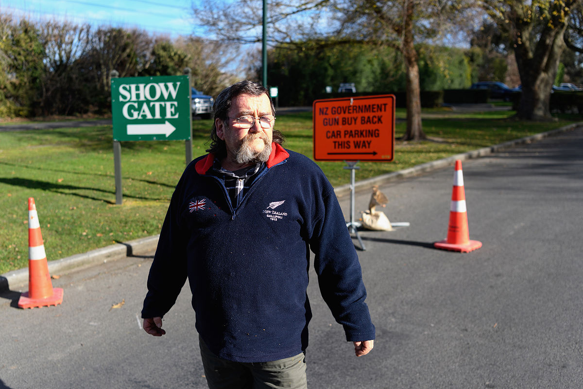 湛江市社区体育公共设施配置问题研究：现状、原因及对策