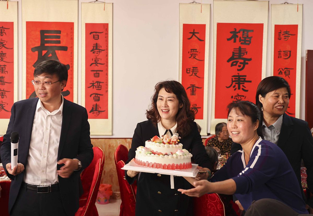 祖母八十大寿三分钟左右发言