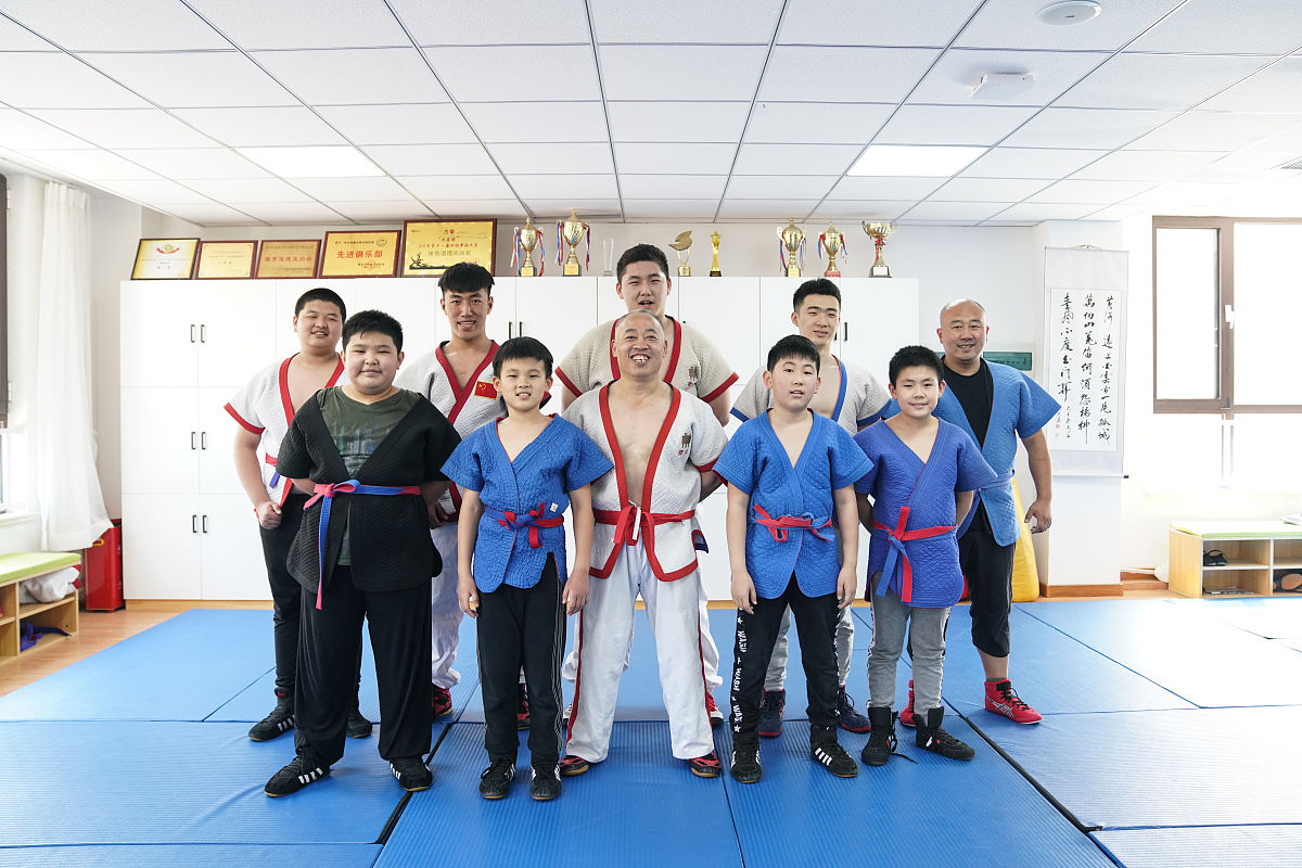 写一篇对于实习生的单位考核意见