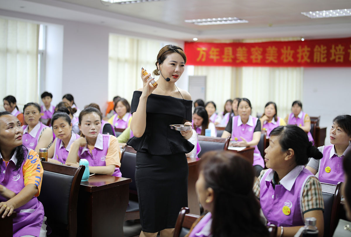 成都幼师中专学校认为幼师行业竞争空间比较小