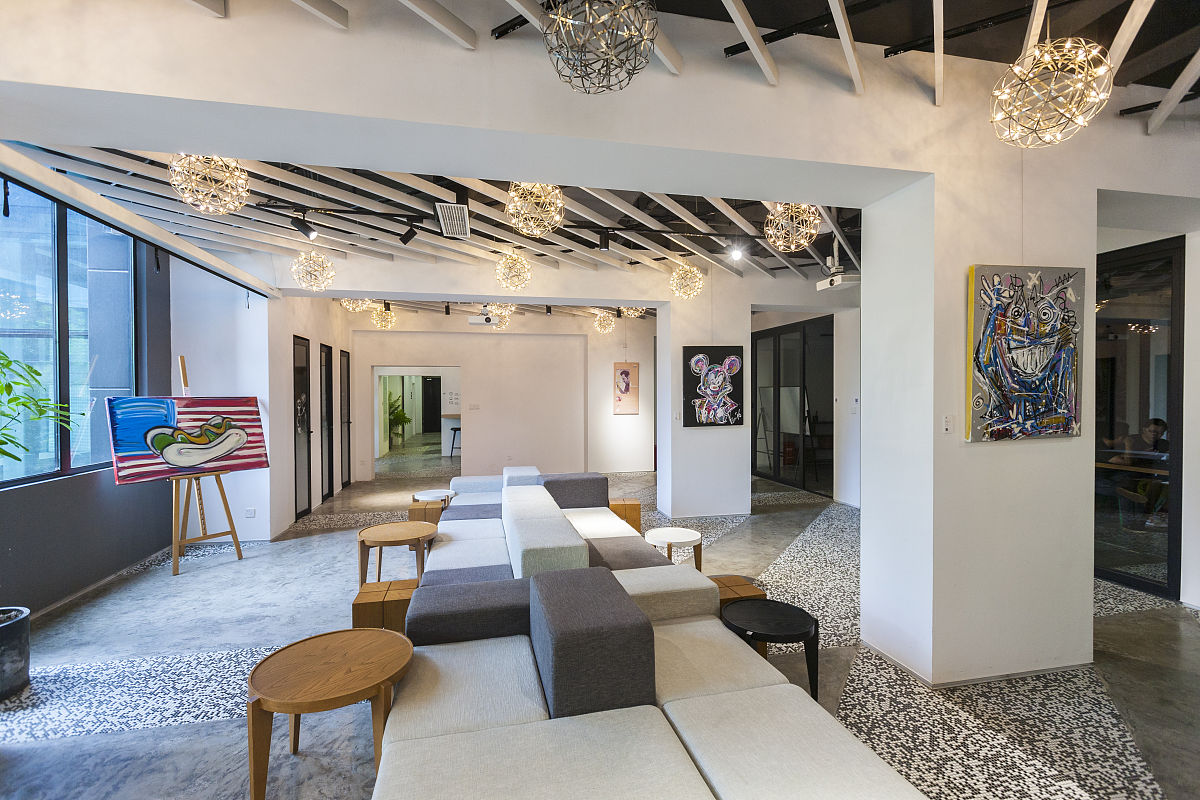 朴一婚纱店的设计概念是什么帮我用230字详细描述