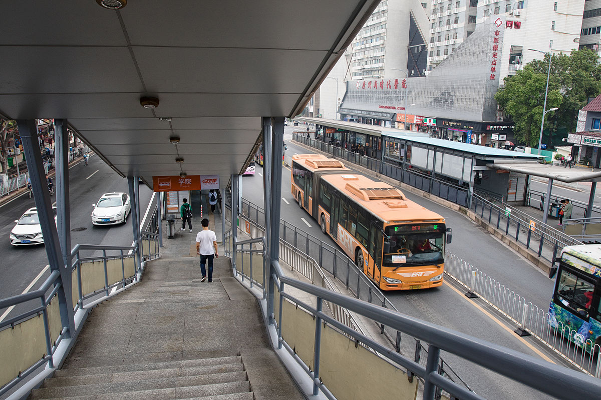 广州公交车指南：路线查询、乘车攻略、最新资讯