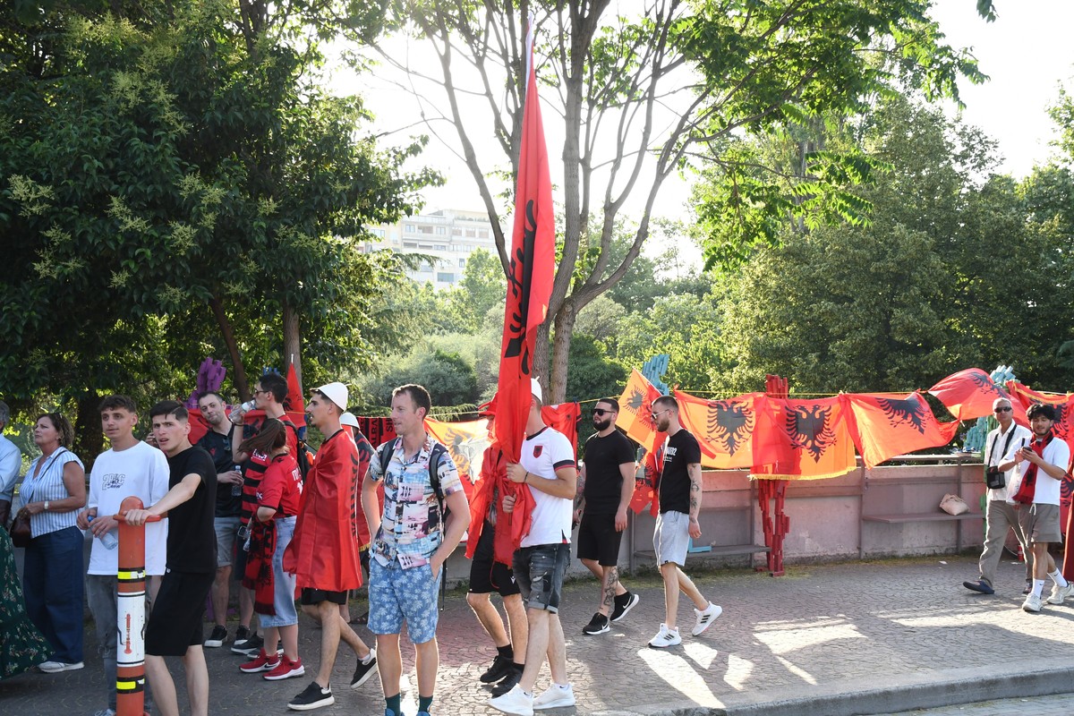 鸡鸣寺樱花季志愿服务总结：走进社区，便民利民