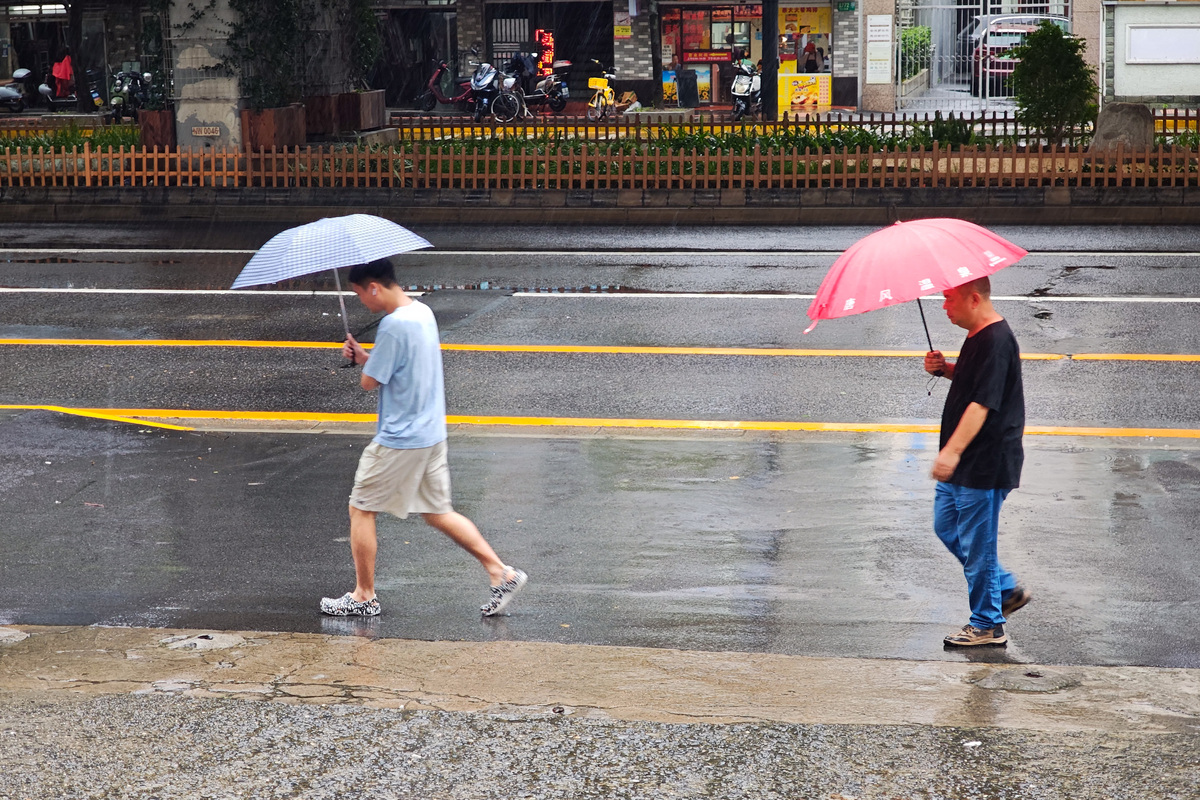 下雨跑着淋得多还是走路淋得多