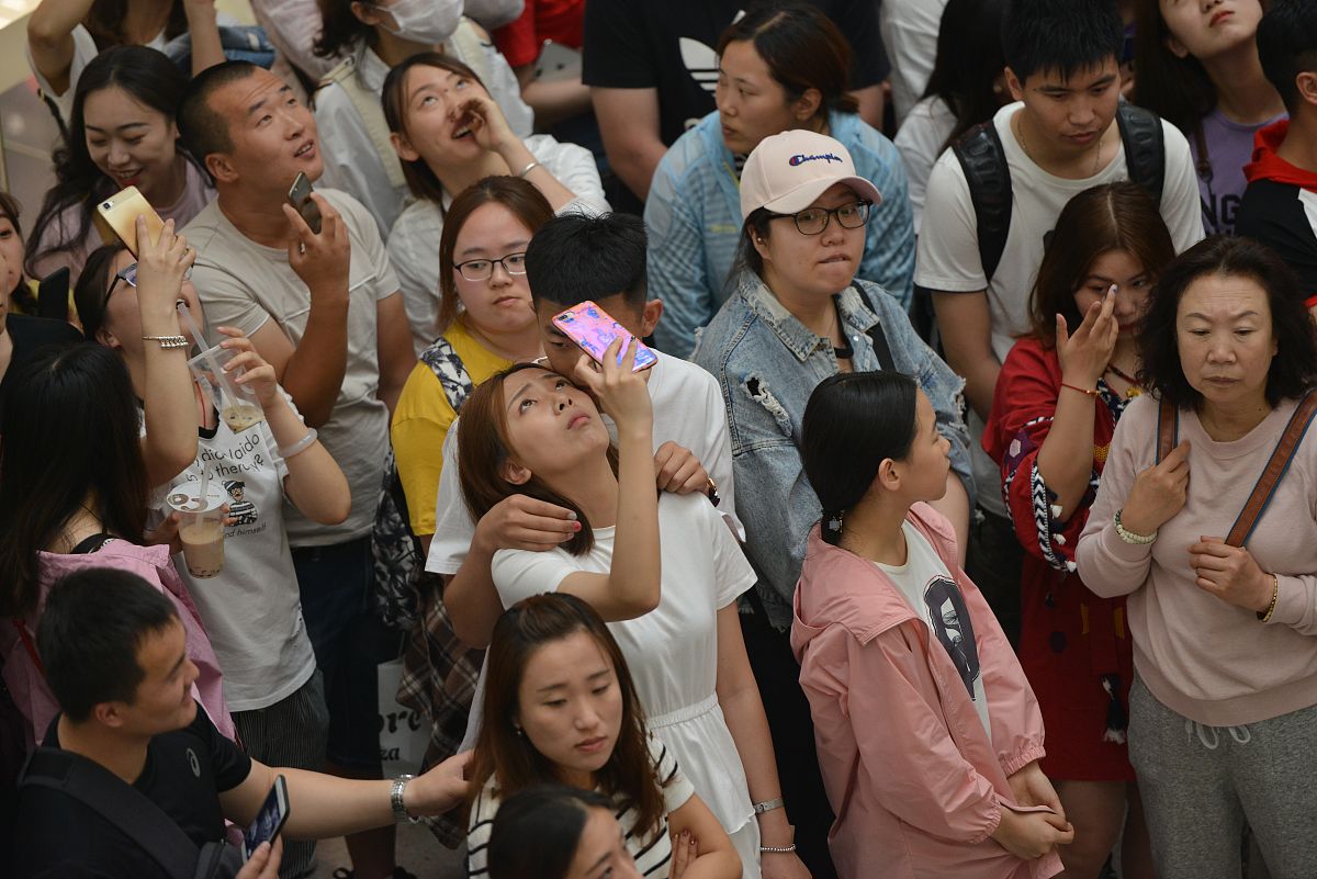 如何委婉拒绝老师邀请家长表演？高情商回复技巧
