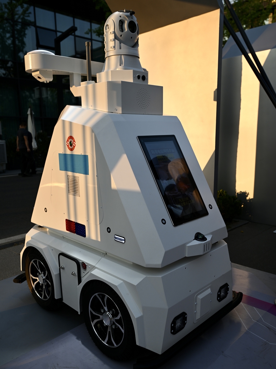 医疗小车国内外研究现状1500字