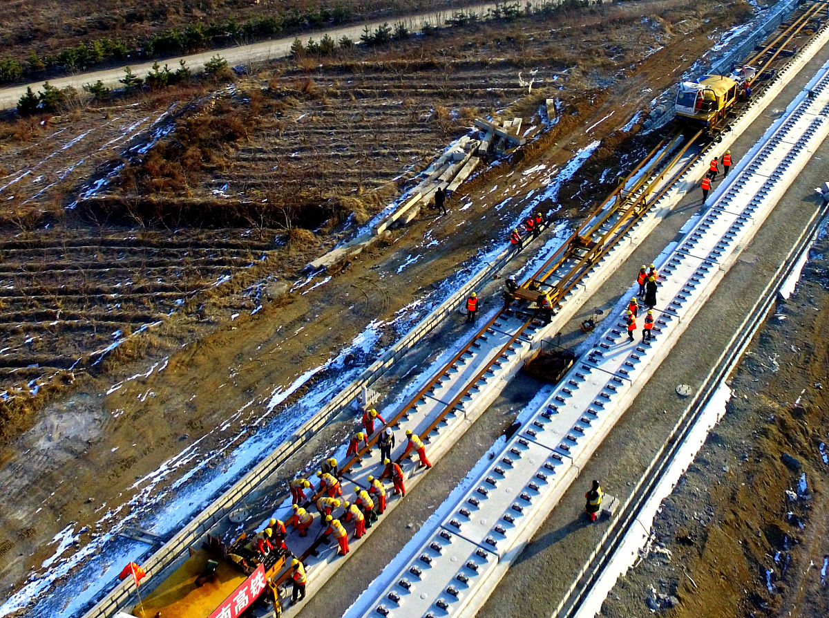 铁路投资迎来盛夏铁路就业前景好