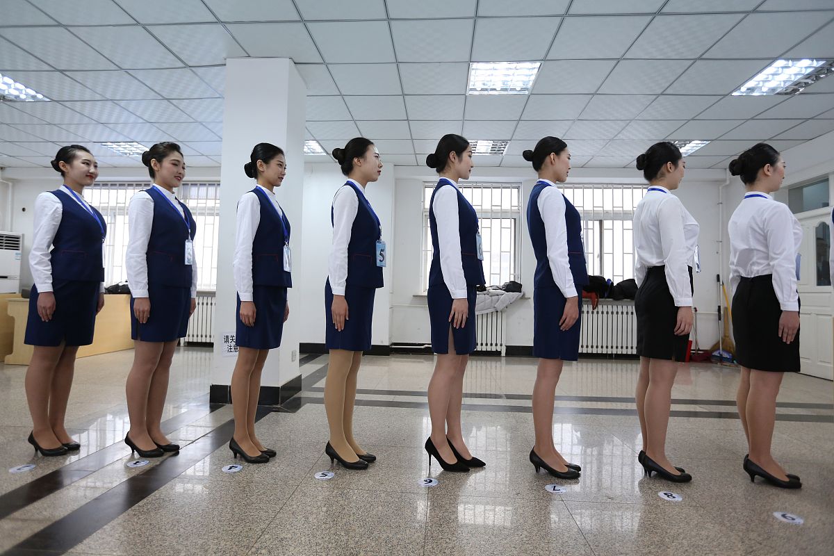 乘务员招生是不是都要长得很漂亮