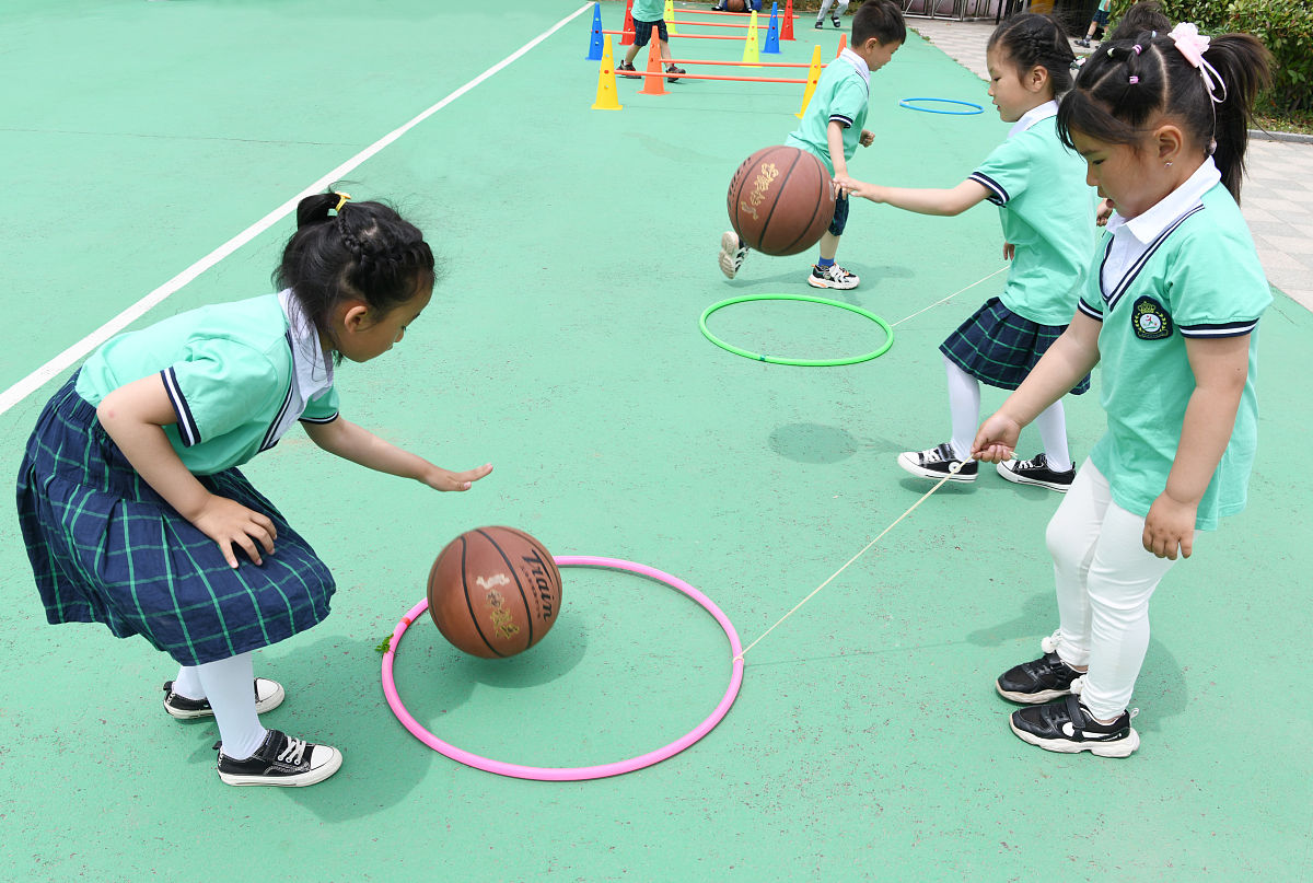 双手带绳球的玩具有哪些