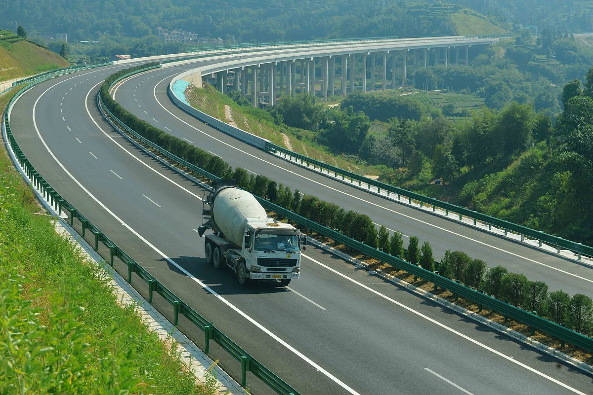 攀枝花建筑工程学校道路桥梁工程技术专业介绍-培养未来道路桥梁建设人才