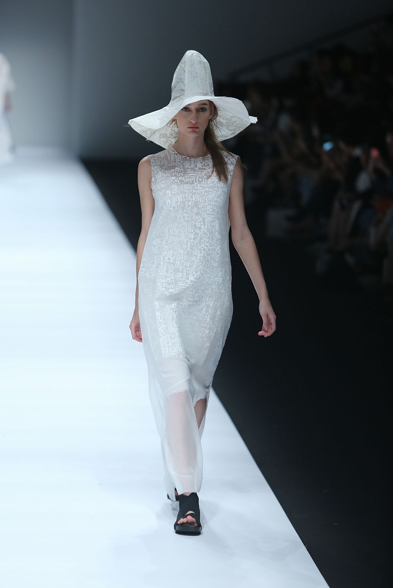 石榴红似火，十六班加油！——致敬运动会古风押韵诗