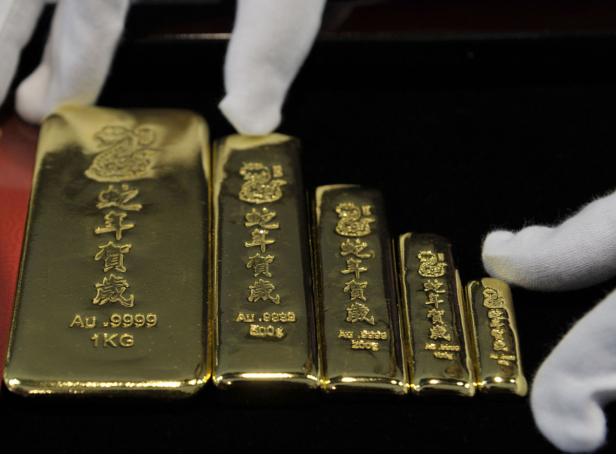 男人炫耀财富的心理分析：金钱真的能带来幸福吗？