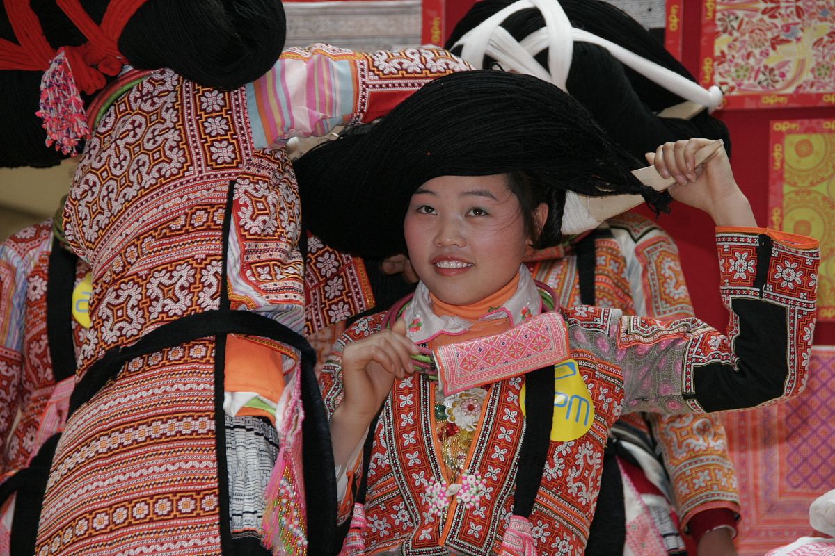 2009年2月5日,香港,少数民族牛角婚宴贺元宵活动.少数民族演员+++_+++
