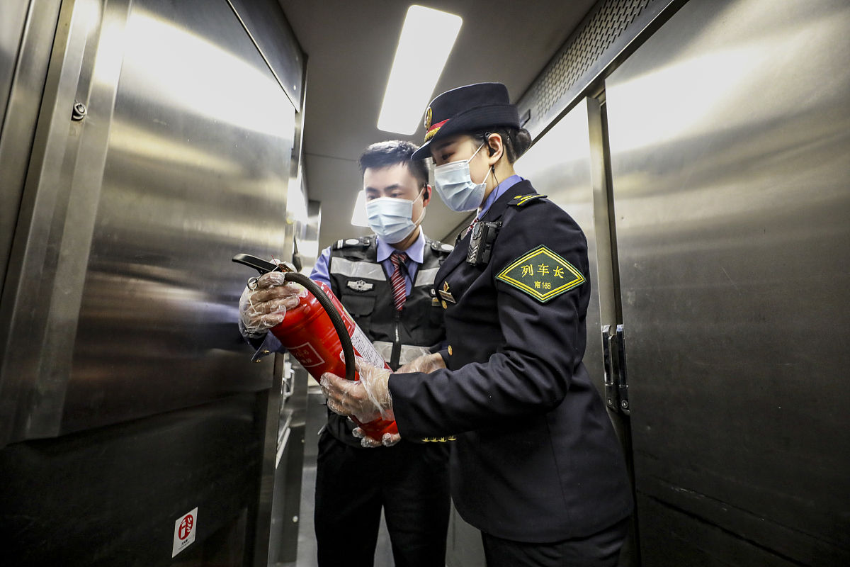 贵阳铁路学校分享地铁安检员工作都是干什么