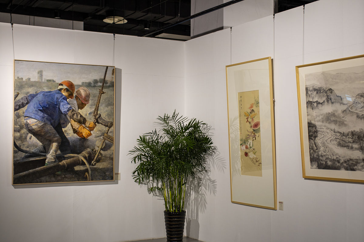 撰写以新农村题材的艺术作品的种类。