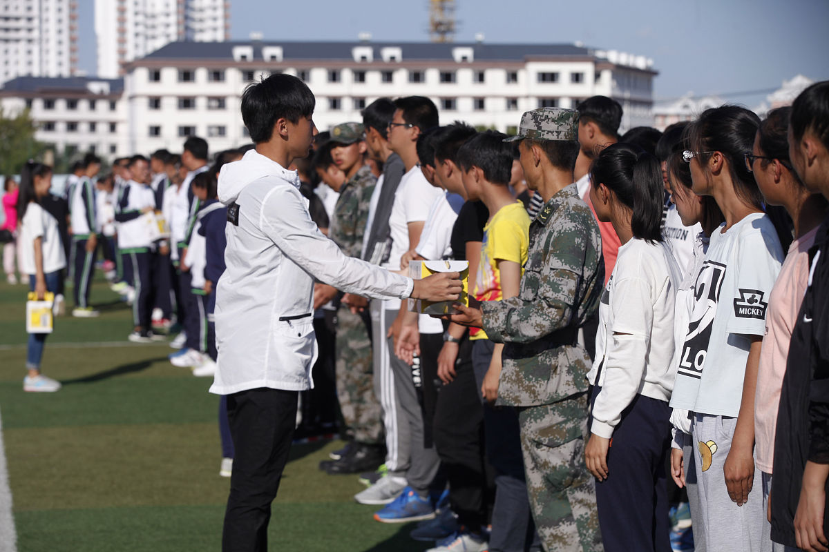 弘扬伟大抗战精神，共筑强大国防 - 爱国主题征文