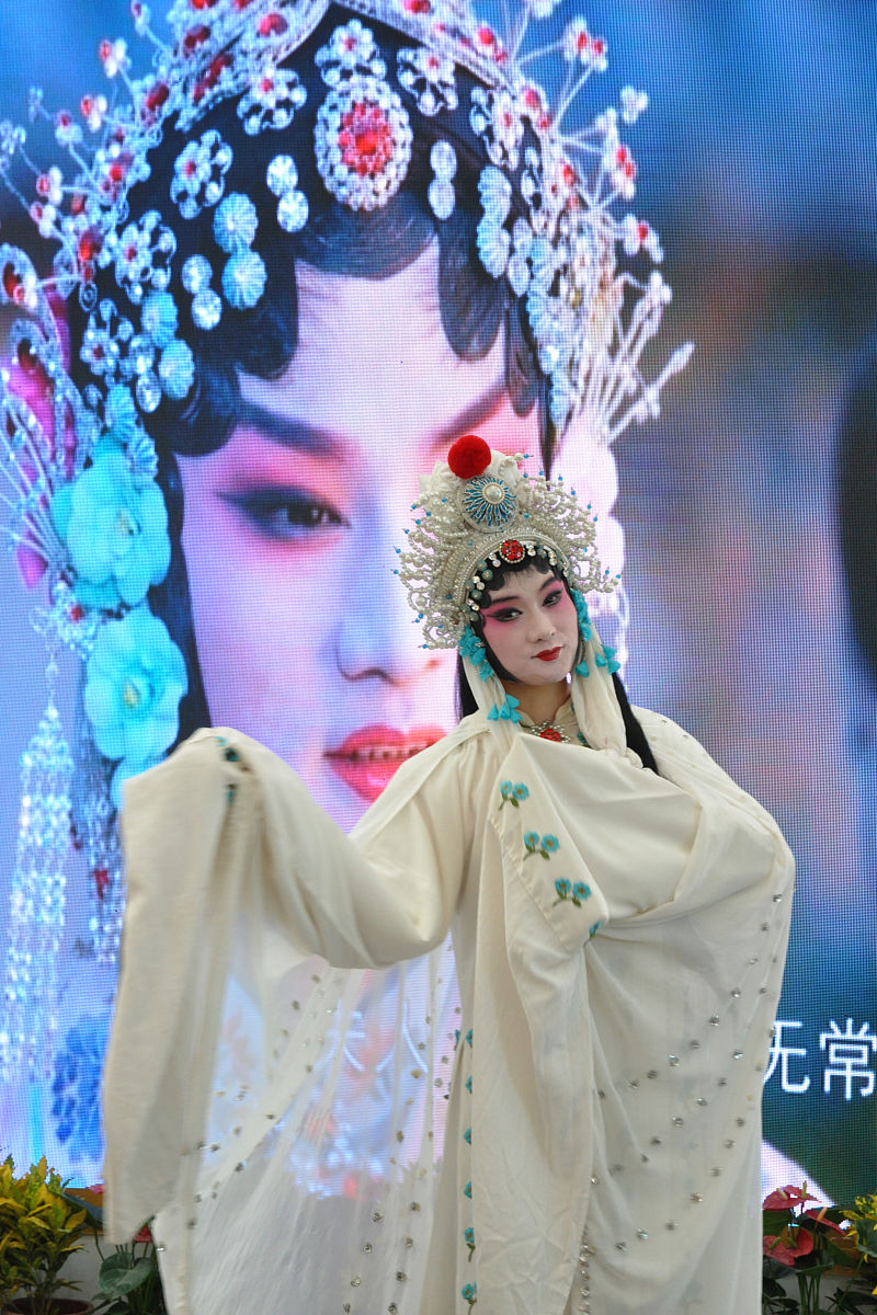 2018年9月8日,在西安举办的第九届中国西部文化产业博览会第二天,社火