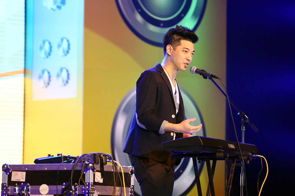 中文歌曲：追梦路上