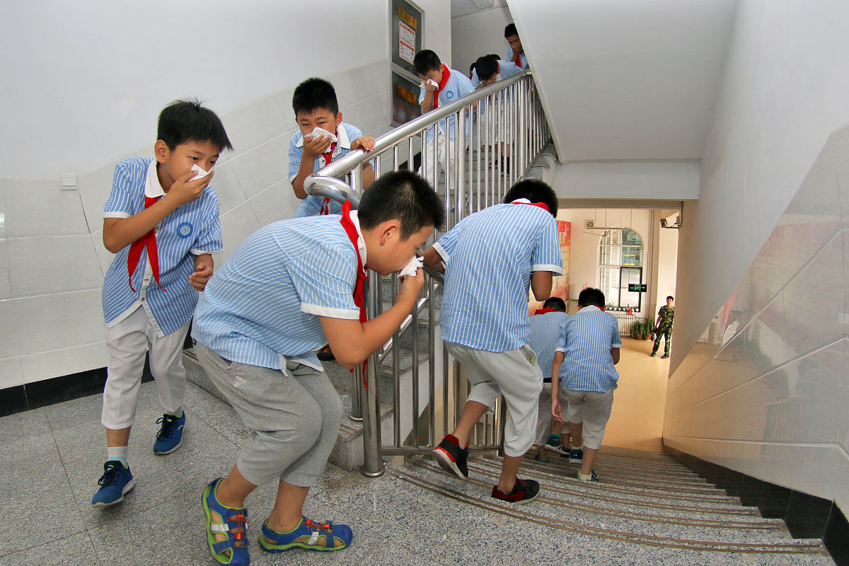 孩子参加消防、自然灾害自救、急救、军事演练的收获