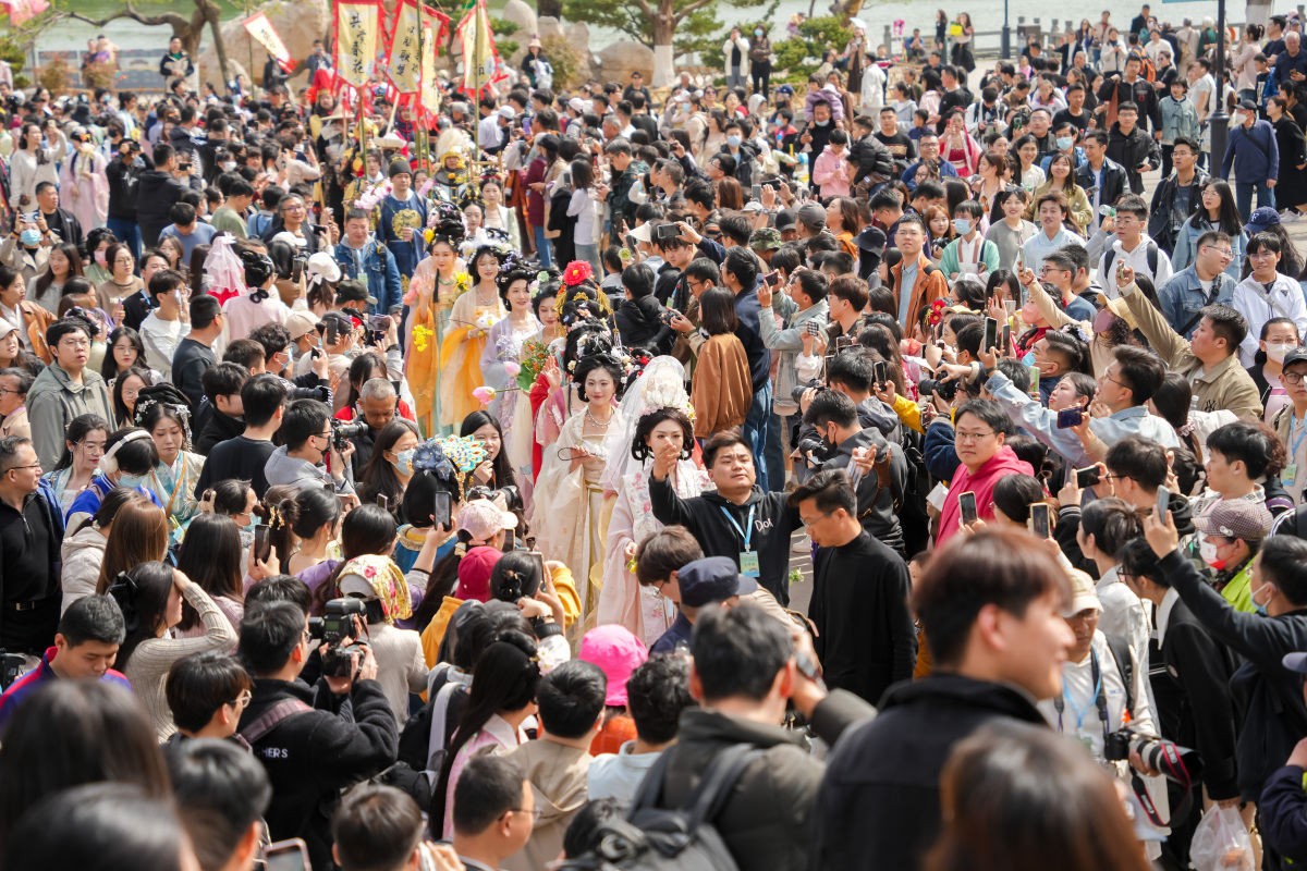 五一假期大迁徙：国内长途游订单过半，旅游市场全面回暖？