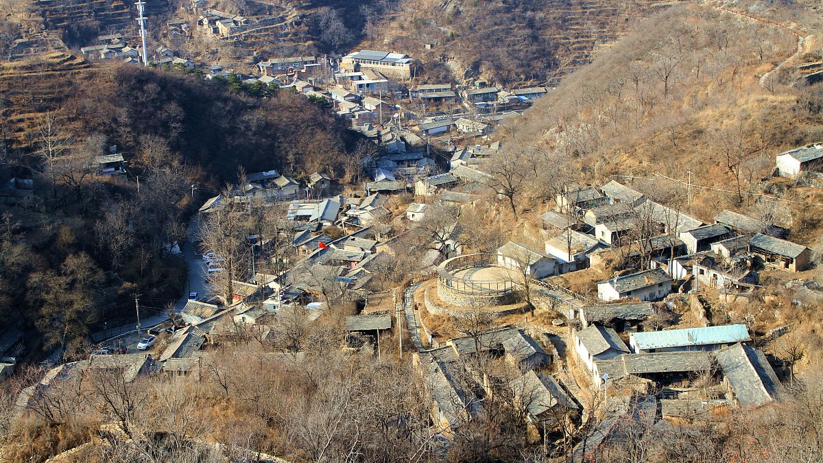 请介绍一下锦州市板石沟乡下班石沟村